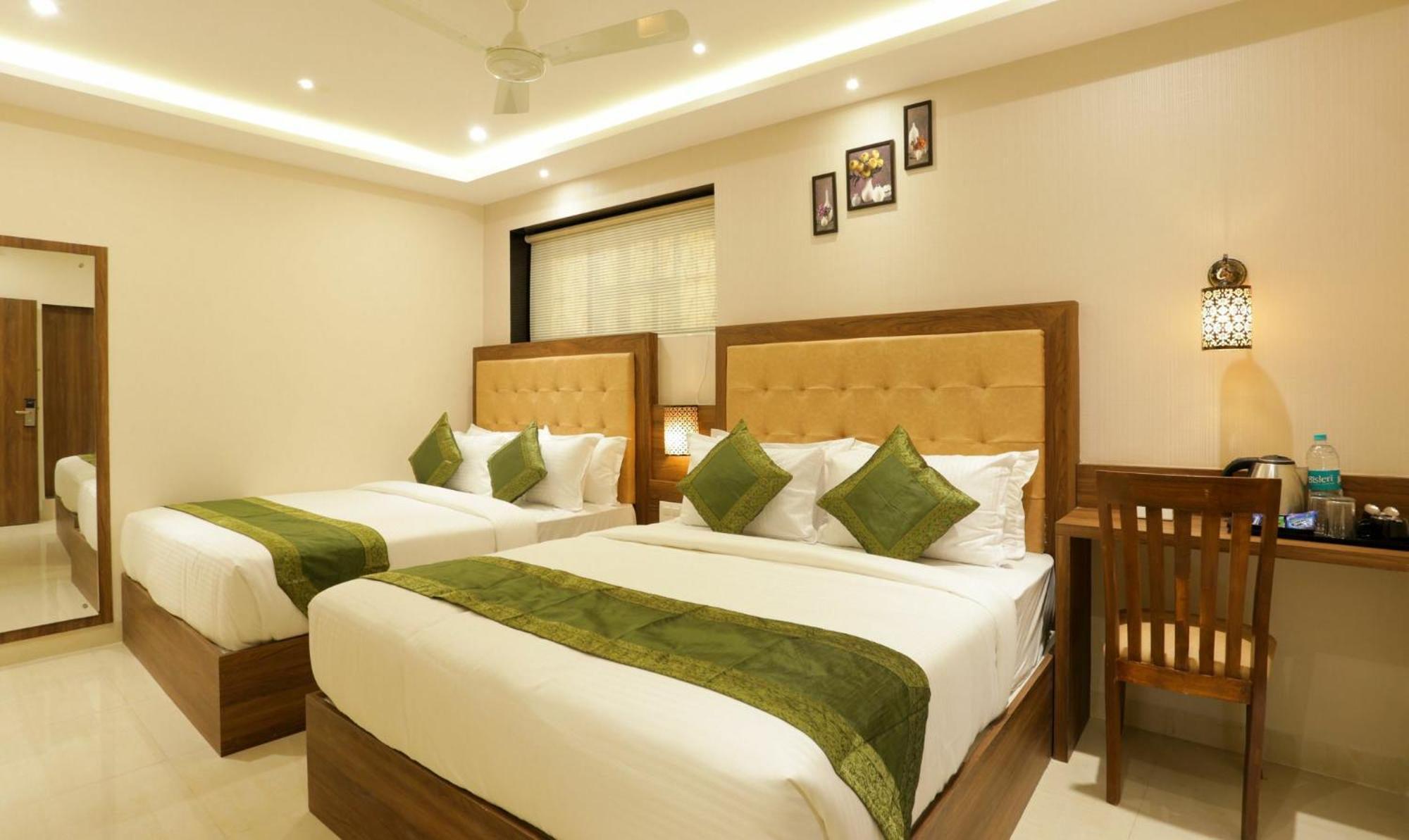 Hotel Amber Palace Dehradun Exterior photo